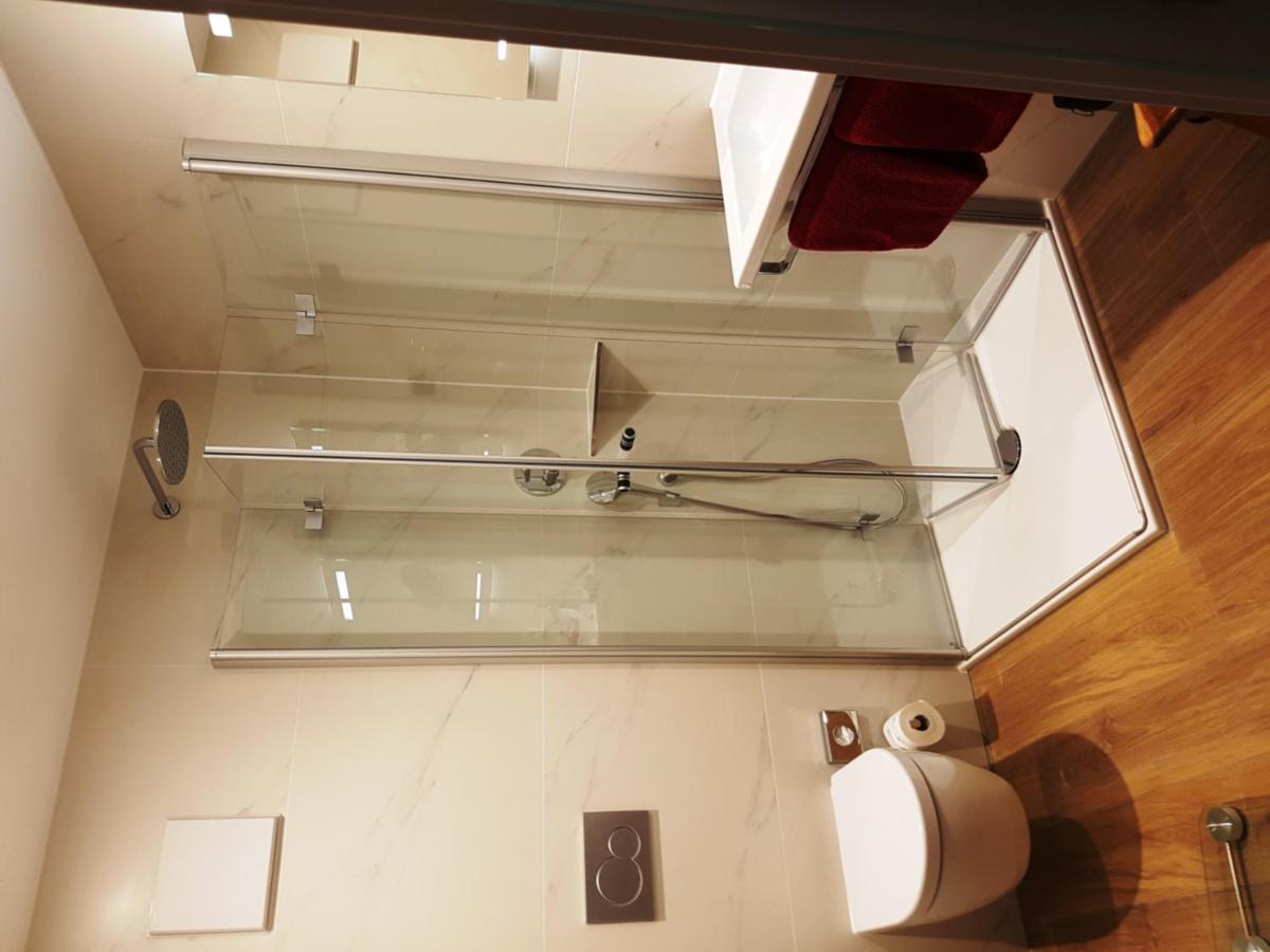Hotel Garni Jaegerhof ジクマリンゲン エクステリア 写真