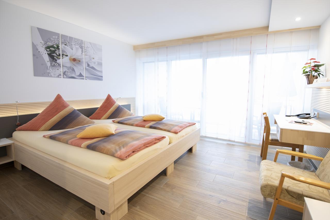 Hotel Garni Jaegerhof ジクマリンゲン エクステリア 写真