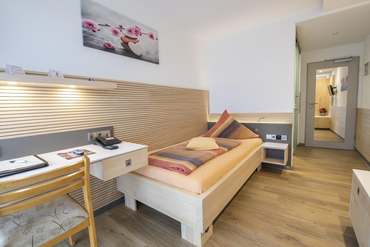 Hotel Garni Jaegerhof ジクマリンゲン エクステリア 写真
